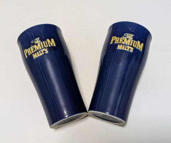 ロゴ入りグラス 2個セット目立った傷や汚れなし