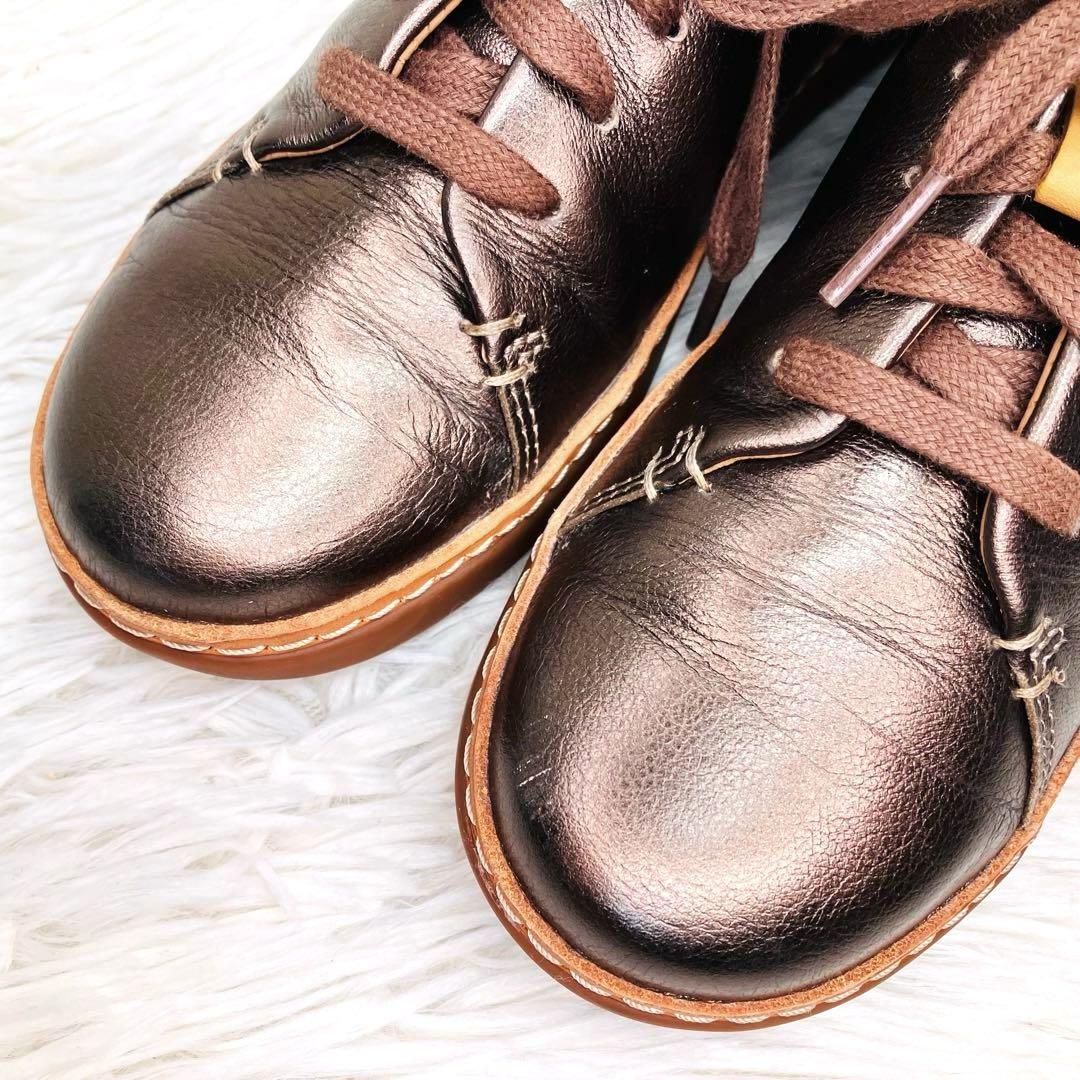 美品】Clarks 22cm Amberlee Crest レザースニーカー - メルカリ
