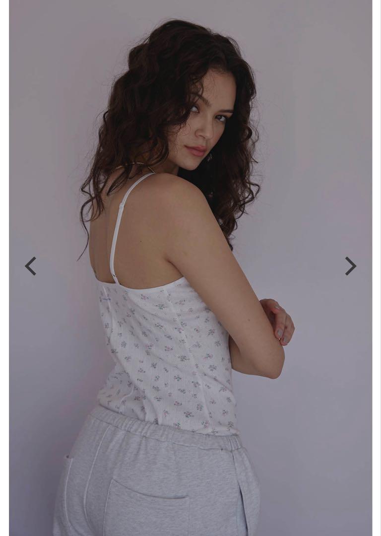 【新品未使用 タグ付き】ALEXIASTAM 花柄ロンパース 即完売品‼️レア‼️