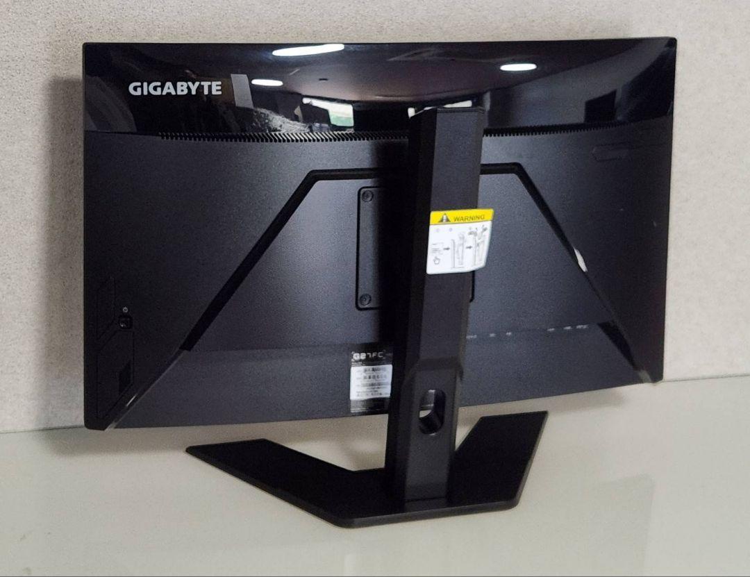 美品 GIGABYTE 27型湾曲ゲーミングモニター G27FC A 165Hz