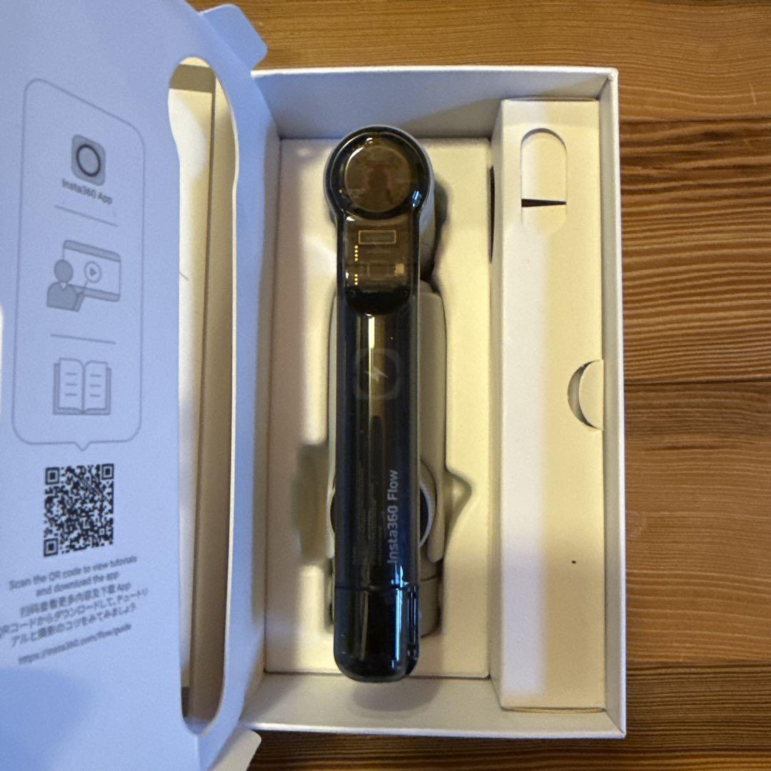 Insta360 Flow - AI搭載スマートフォン用ジンバル - メルカリ