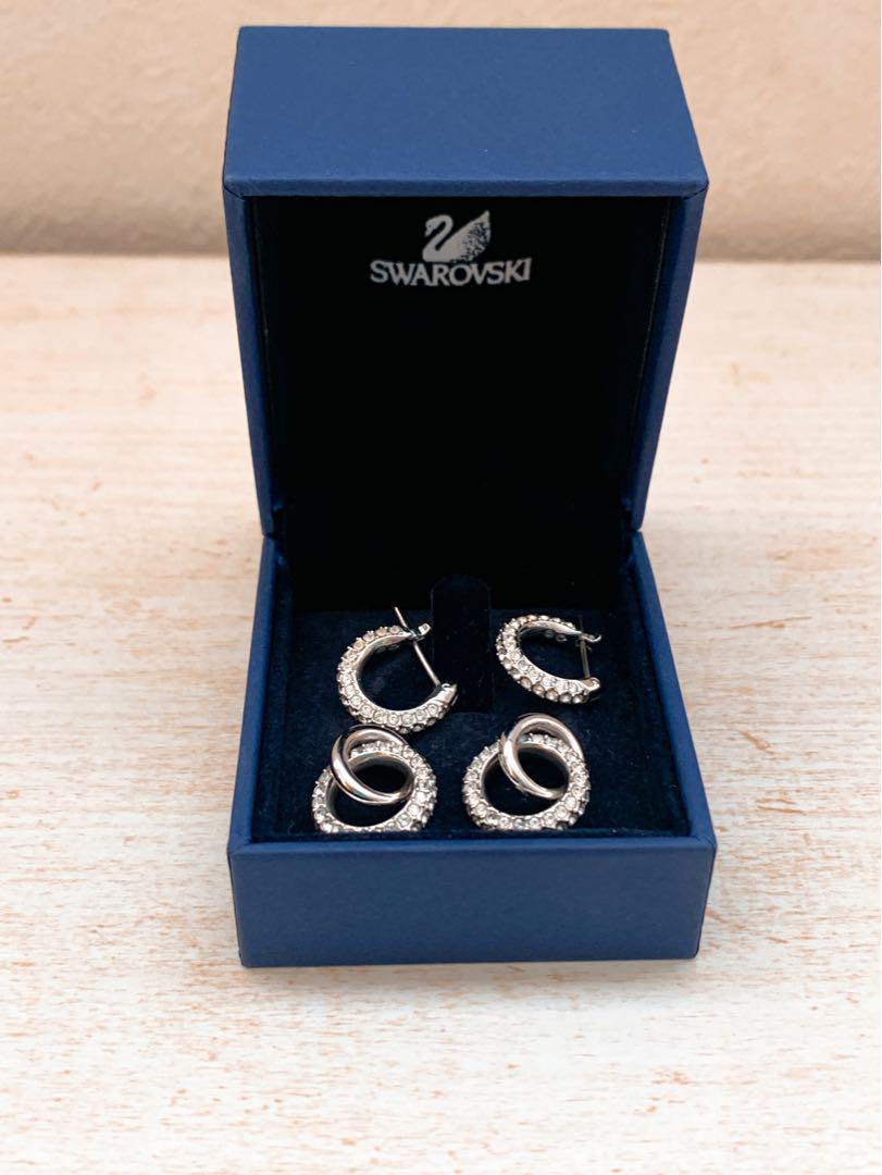 【美品】SWAROVSKIスワロフスキー ピアス シルバーフープピアス　大人気 美品】SWAROVSKIスワロフスキー ピアス シルバーフープピアス