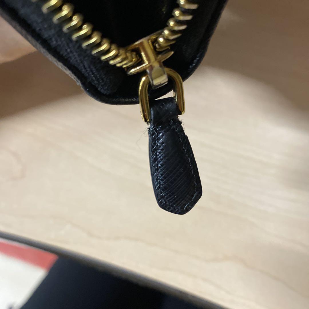 PRADA サフィアーノ．メタル長財布
