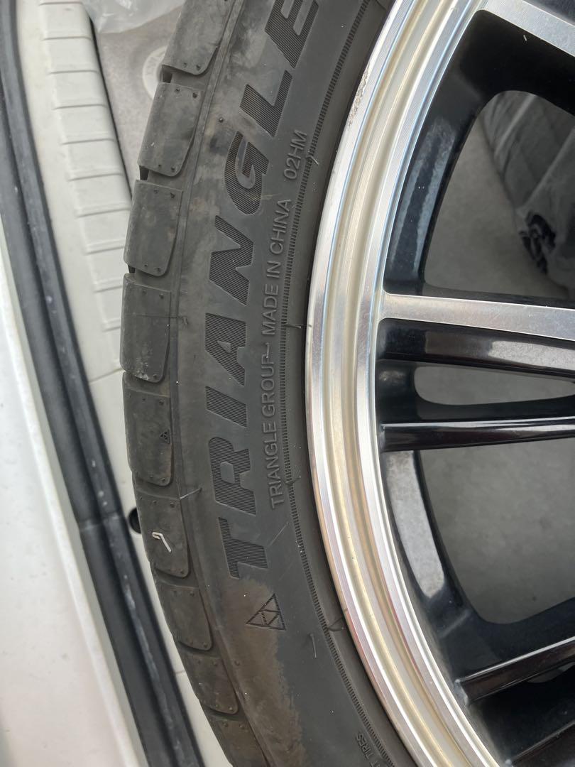 18インチ　プリウス　TRIANGLE 225/40R18