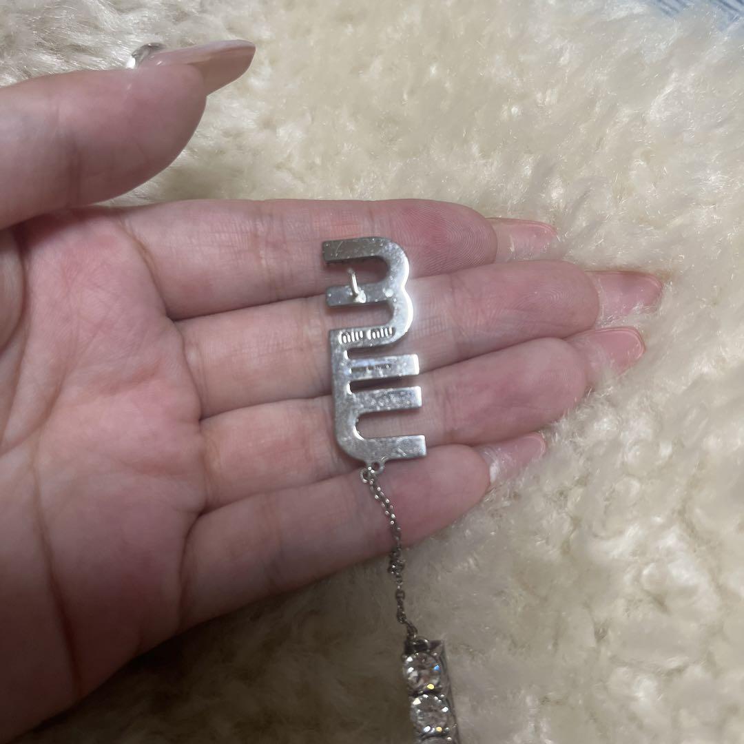 미우미우 피어스편이