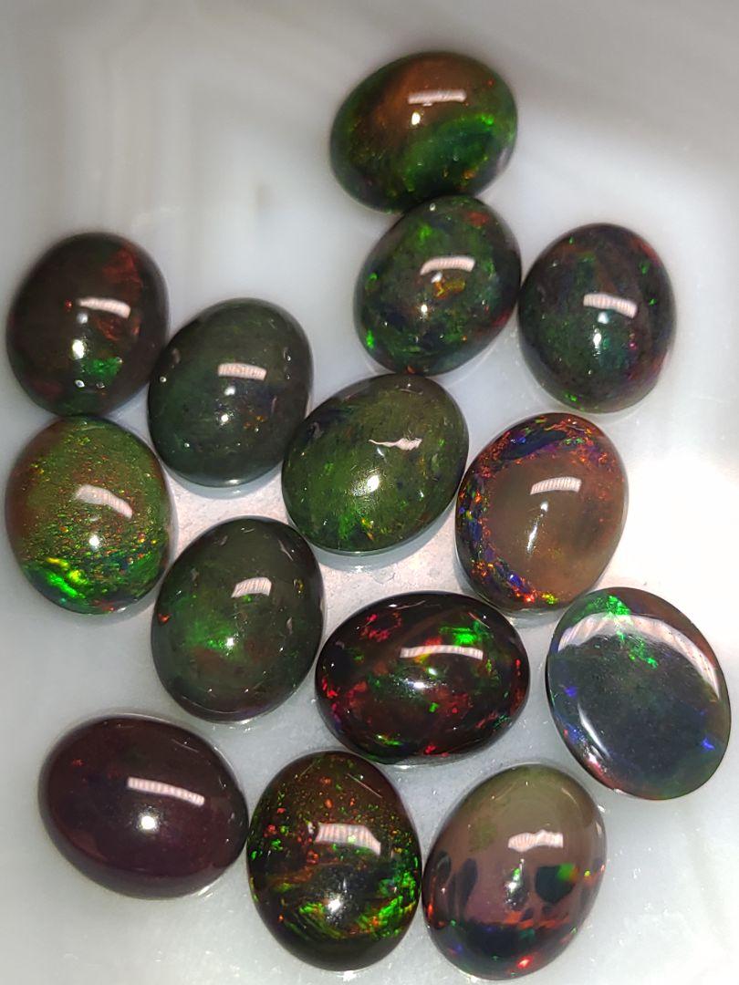 #6 エチオピア産 ブラック・オパール 26cts分 約10×8mm