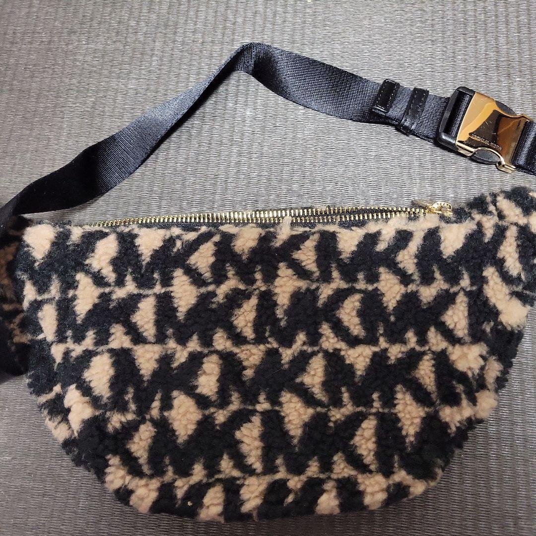 MICHAEL KORS　ウエストポーチ　ボディーバッグ　ボア