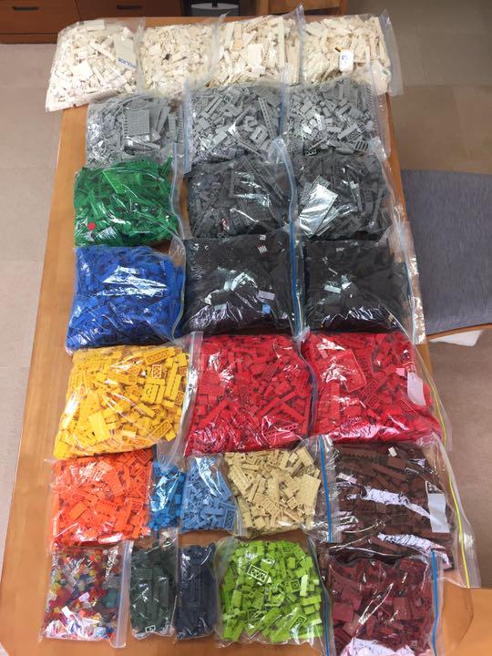 LEGO大量と無印良品のケース
