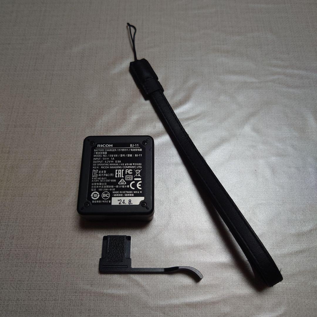 RICOH GR IIIx 本体と付属品