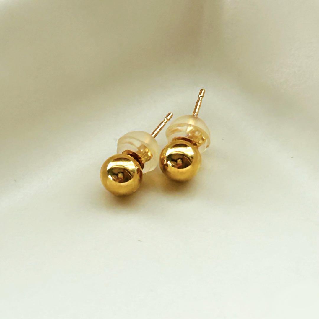 品多く ESTELLE 】K18YG 丸玉ピアス（5mm） アクセサリー アクセサリー