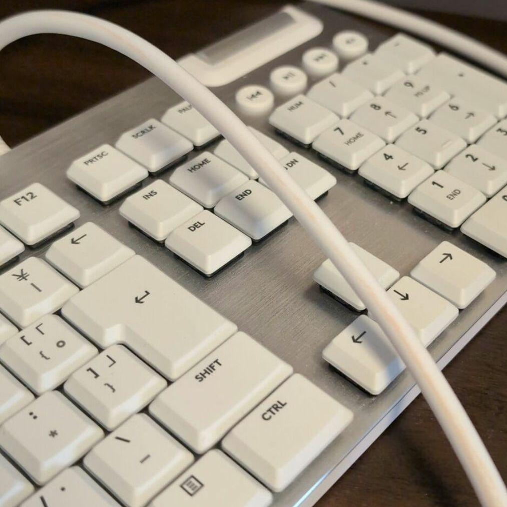 Logitech G813 RGBキーボード