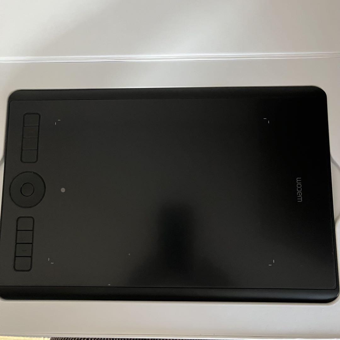 【美品】Wacom Intuos Pro ペンタブレット 　PTH-660