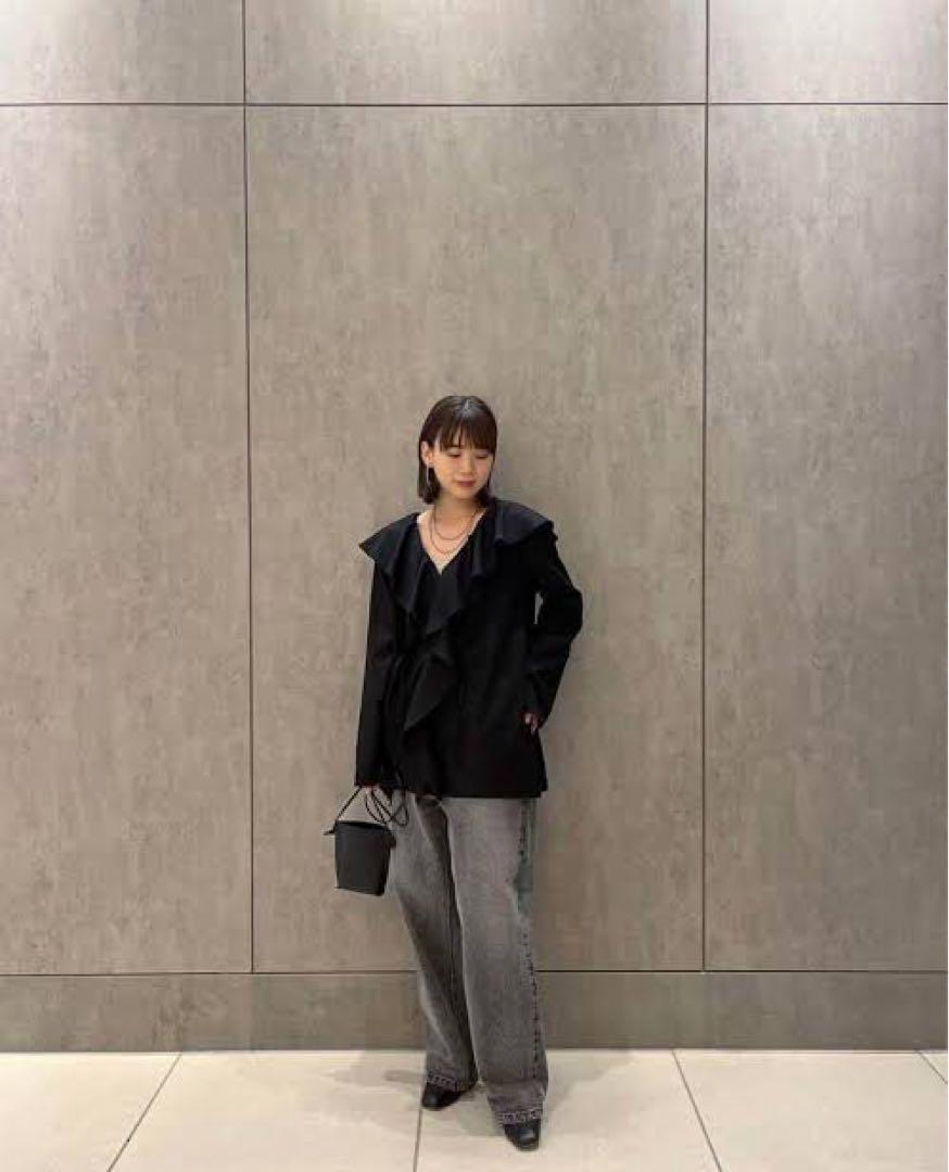 louren volume frill over blouse シャツ/ブラウス(七分/長袖)