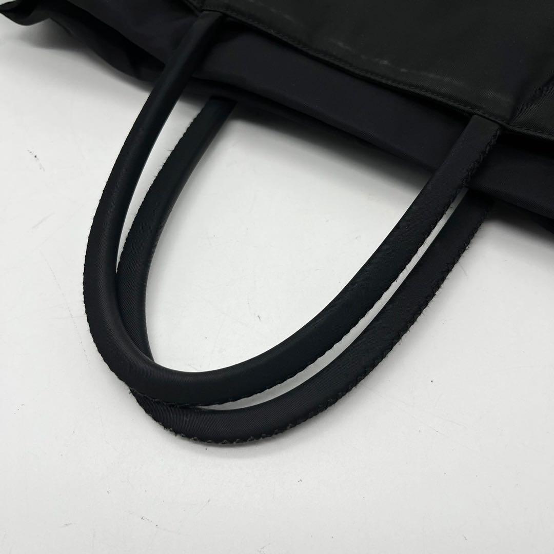 美品 プラダ ビジネスバッグ 三角ロゴプレート A4可能 ナイロン ブラック