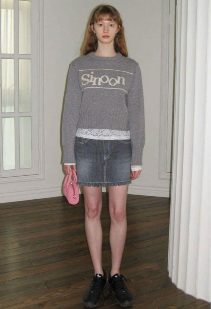 Smooch グレー ロゴ入りセーター　グレー