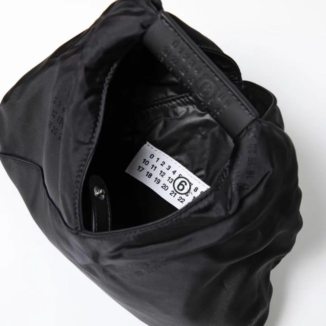 MM6 Maison Margiela SB6WD0013 P6197 ブラック