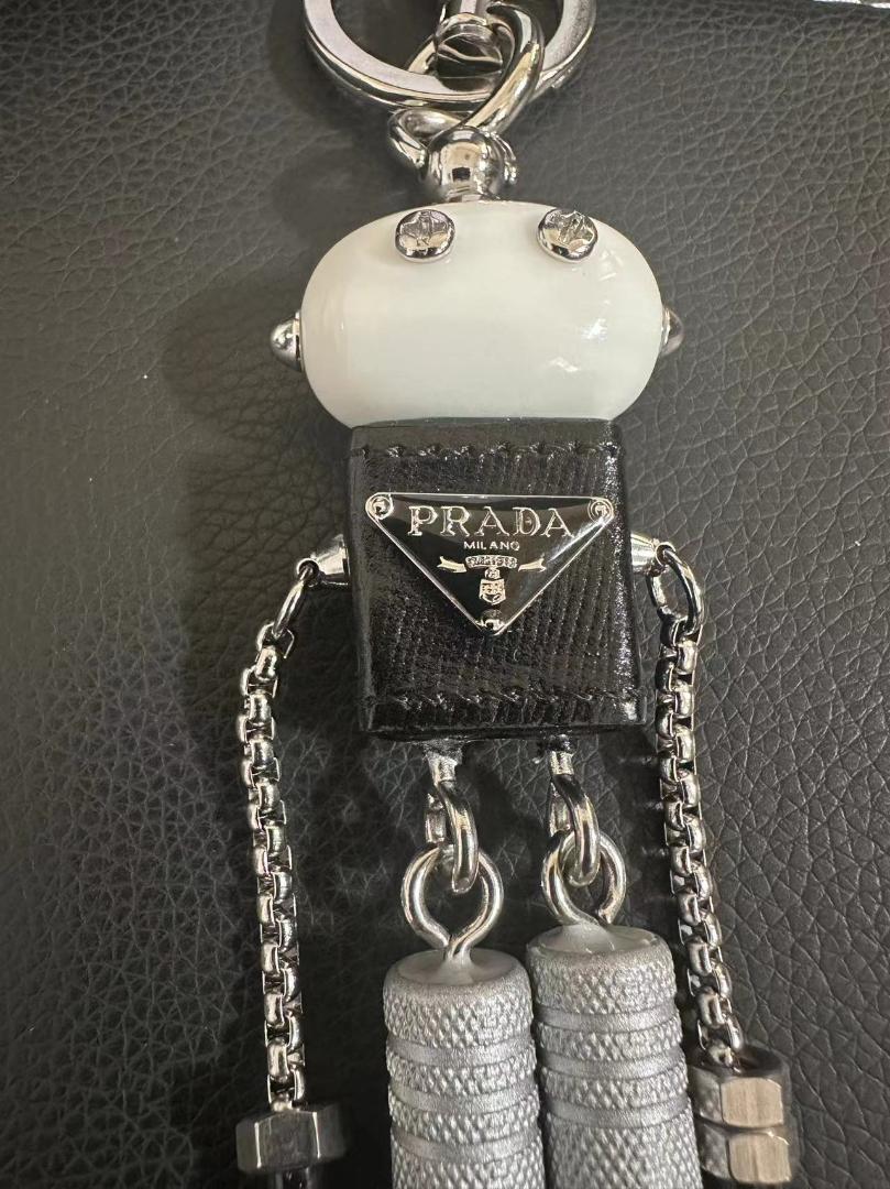 ✨超人気✨PRADA ロボット型キーホルダー