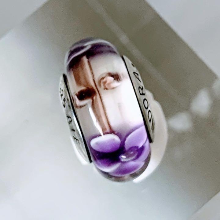 再値下げ★美品★Pandora チャーム　パープルフラワー２点セット 新品PANDORA パンドラ ビーズチャーム 紫 花 パープルフラワー