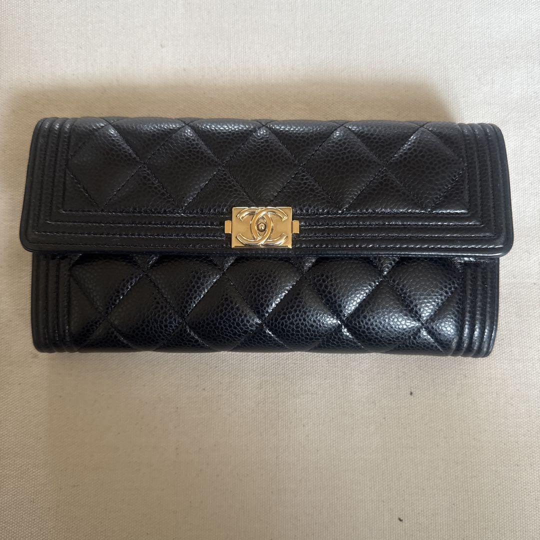 CHANEL BOY CHANEL 長財布　キャビアスキン