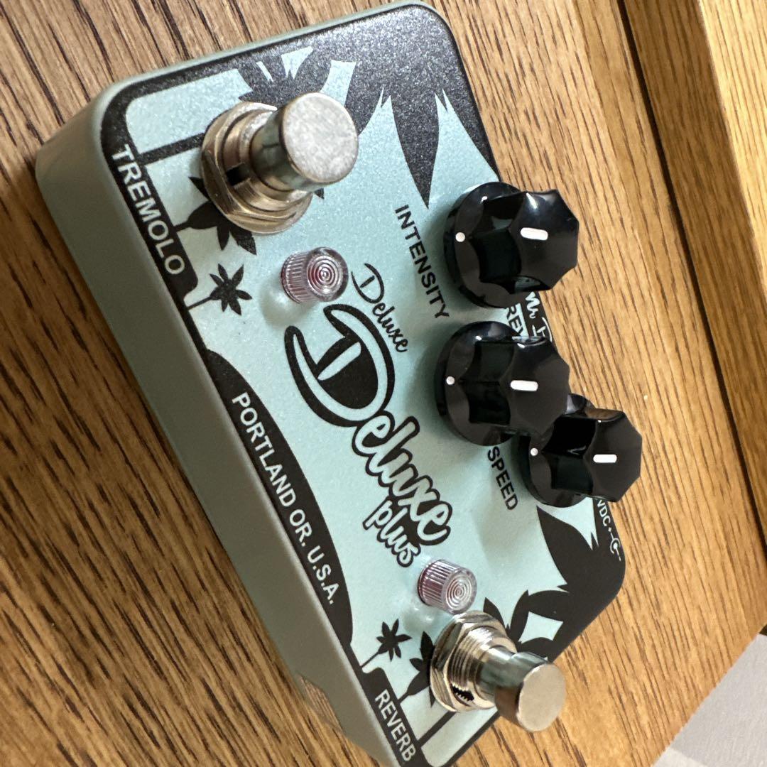 Mr. Black Deluxe plus リバーブ トレモロ