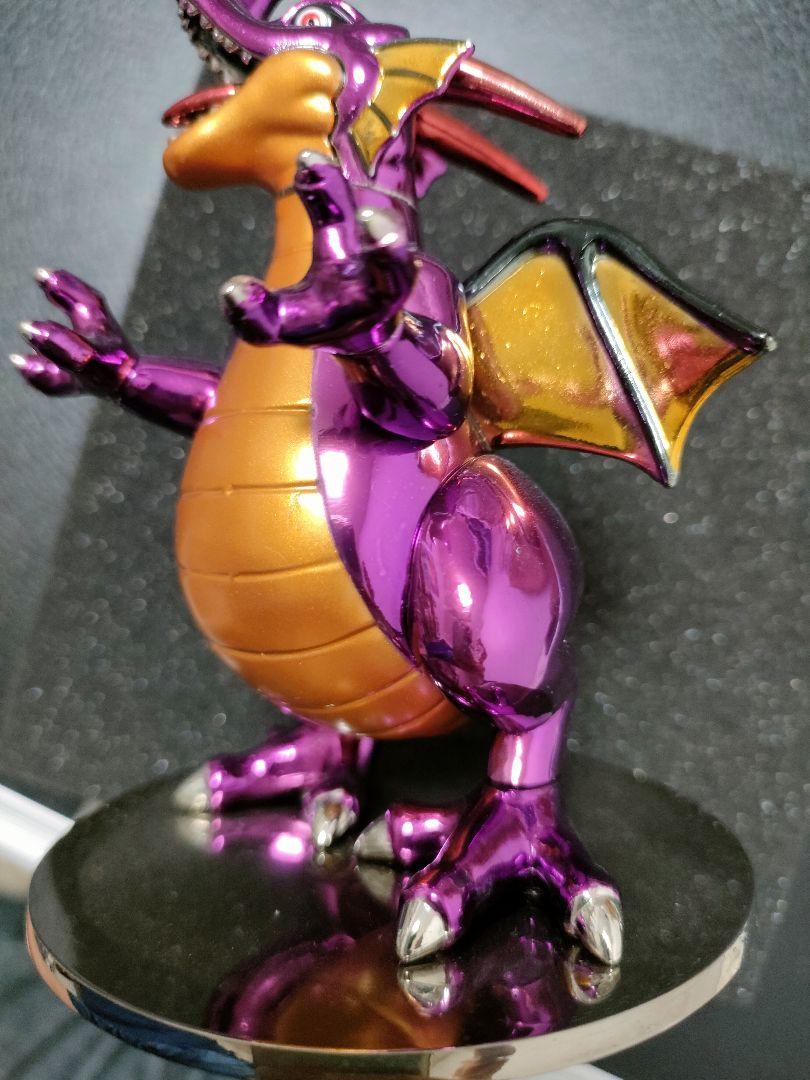 メタリック