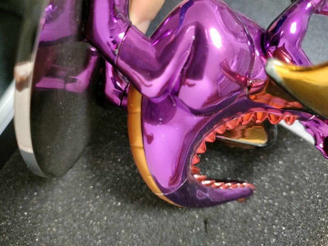 メタリック