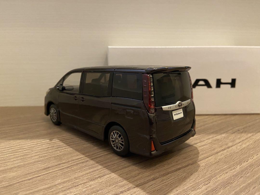 1/30 トヨタ　ノア　エアロ　カラーサンプル　非売品　ミニカー　ボルドーマイカ