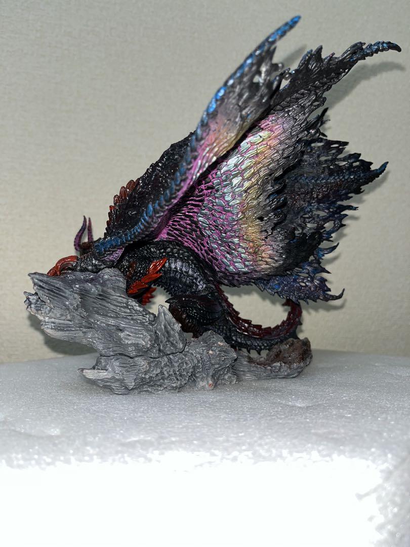 ゴアマガラ　フィギュア