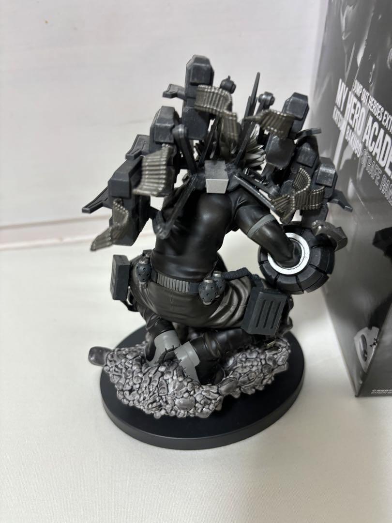 爆豪勝己 ジャンプGIGA フィギュア ストレイフパンツァー 応募者全員サービス
