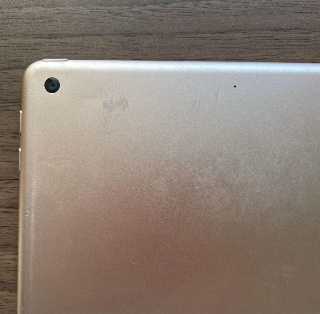 iPad 第6世代 32GB Wi-Fi仕様　ゴールド