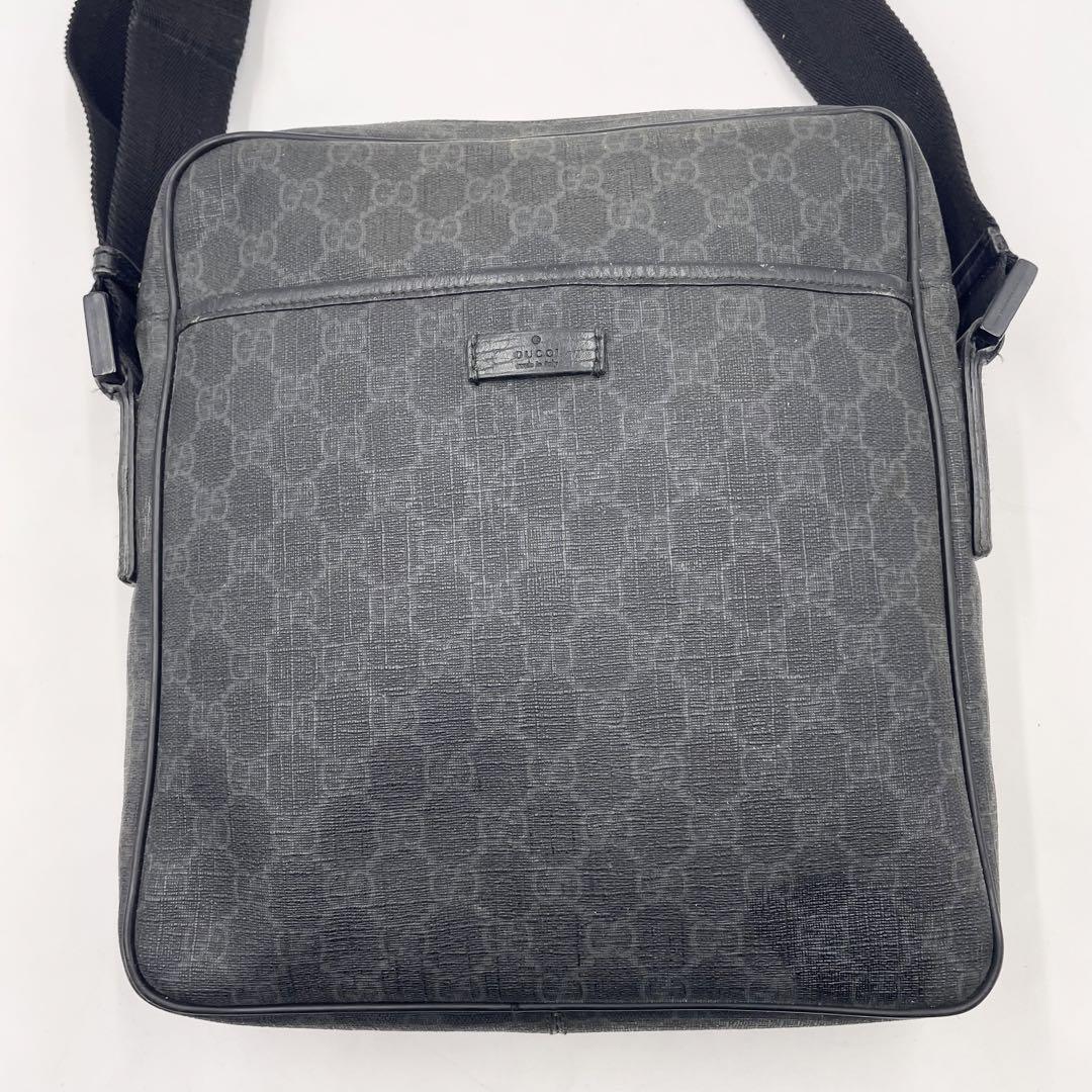 GUCCI GGスプリーム ショルダーバッグ クロスボディ メンズ　ブラック