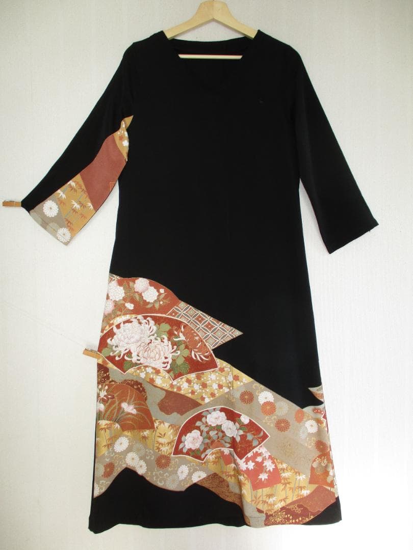 M～Lサイズ 黒留袖からのV襟着物リメイクドレスです