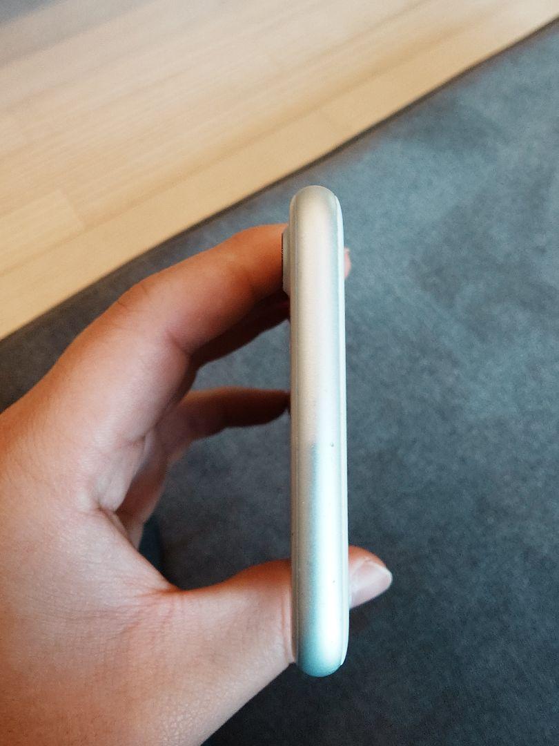 Apple iPhone 7 シルバー 本体　128GB