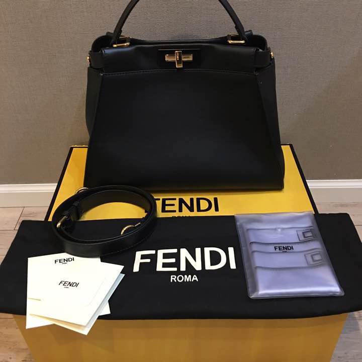 ま*な様 FENDI フェンディ ピーカブー✳︎超美品