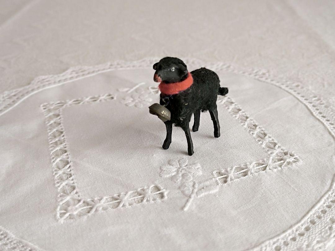 * antique sheep ✵ * ✵ * 黒い小さな 羊さん