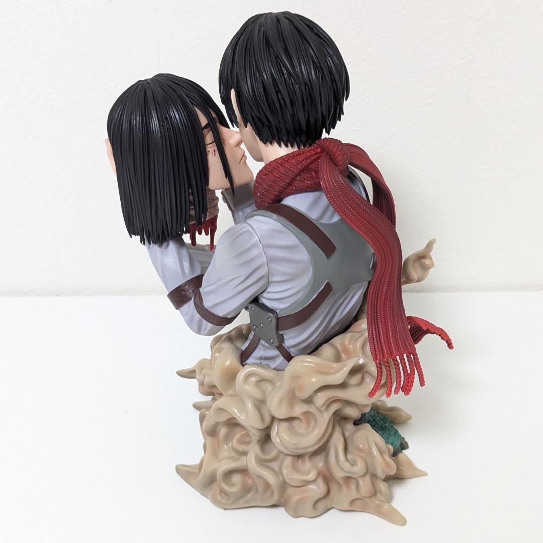 進撃の巨人 ミカサ エレン フィギュア　海外輸入品 進撃の巨人 ミカサ エレン フィギュア 海外輸入品