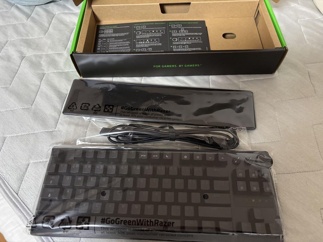 ● Razer