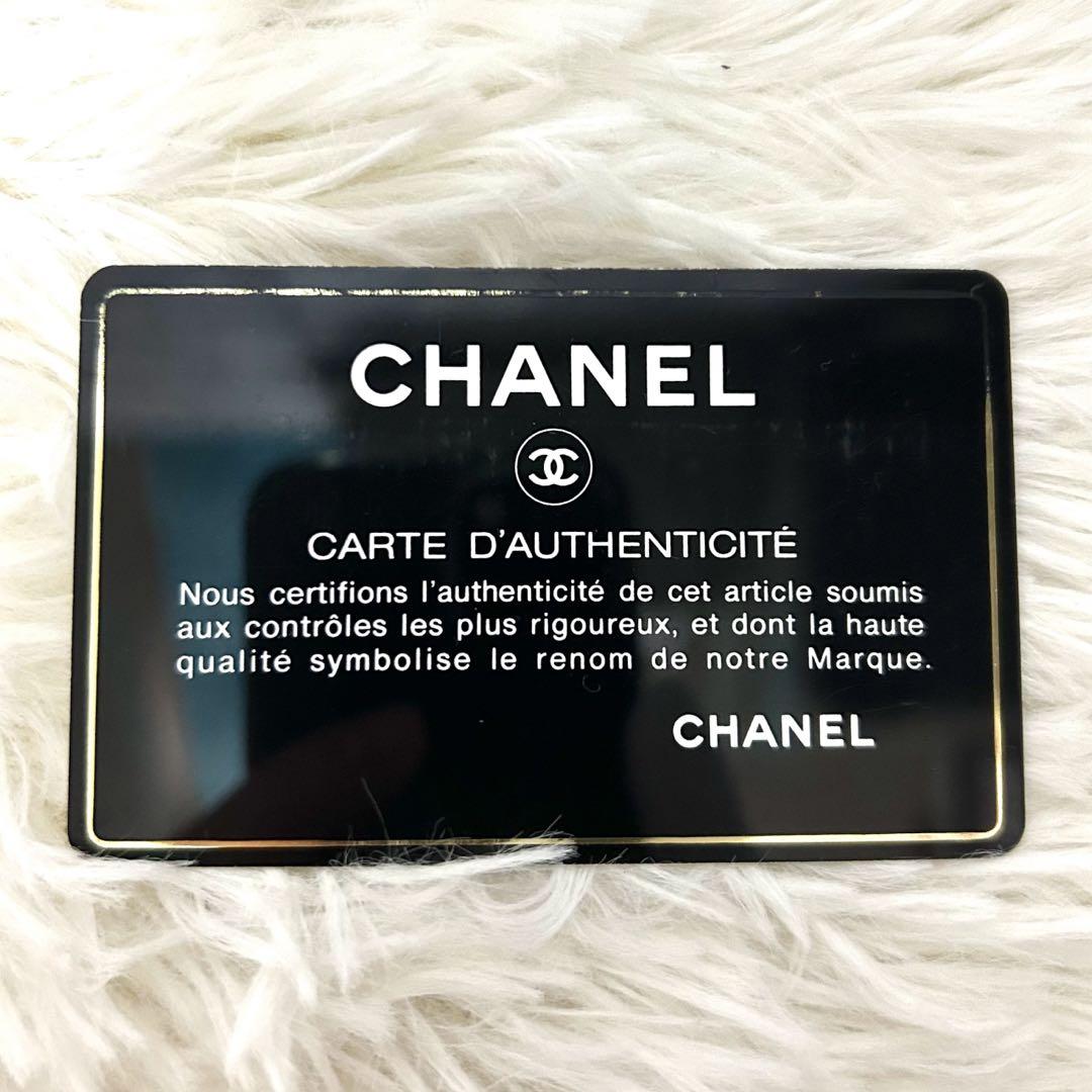 シール付　番号一致ギャランティカード付き　CHANEL ココマーク金具　折り財布