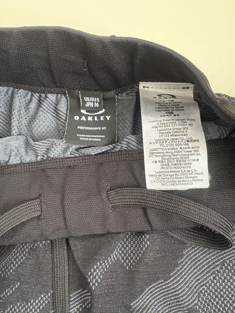 OAKLEY オークリー トレーニングウェア 半袖 ハーフパンツ 上下セット！