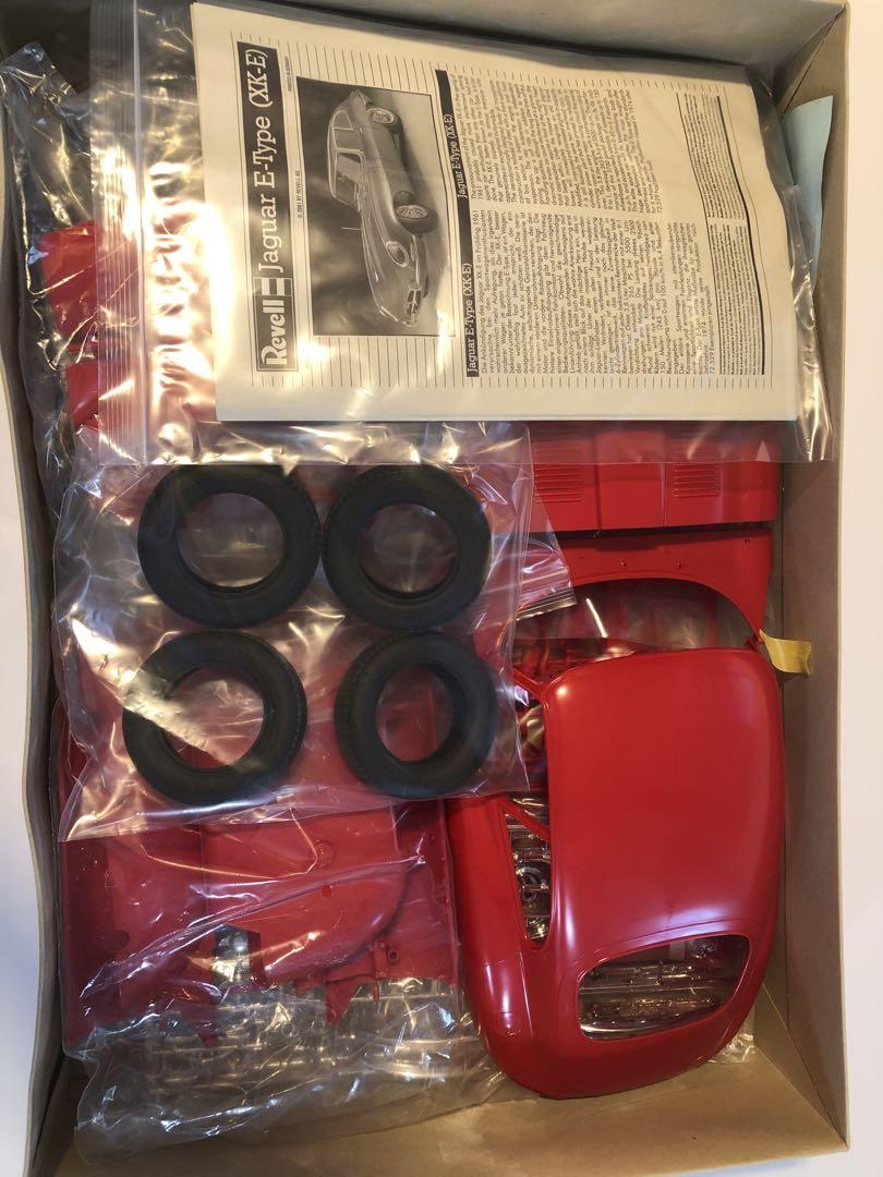 Maisto 製ジャガーダイキャストモデル Revell製ジャガープラ 2台