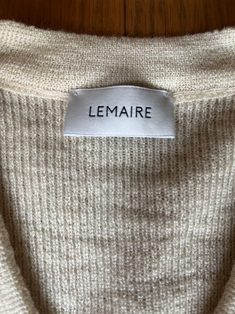 美品♦︎LEMAIRE ルメール ニット リブ ロングスリーブ ウール ベージュ LEMAIRE ルメール クリーム色 Vネックニット セーター 未使用 サイズL