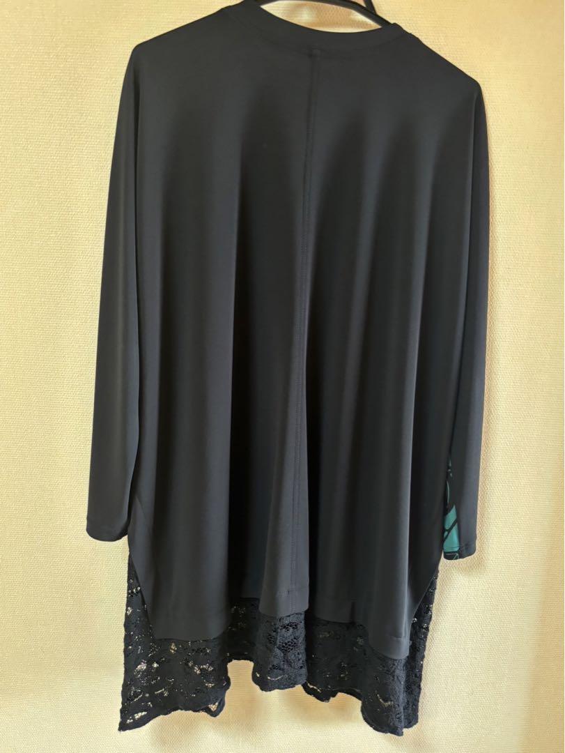 『美品』⭐️トクコプルミエヴォル⭐️黒地に木やお花鳥等柄裾レース豪華チュニック❣️