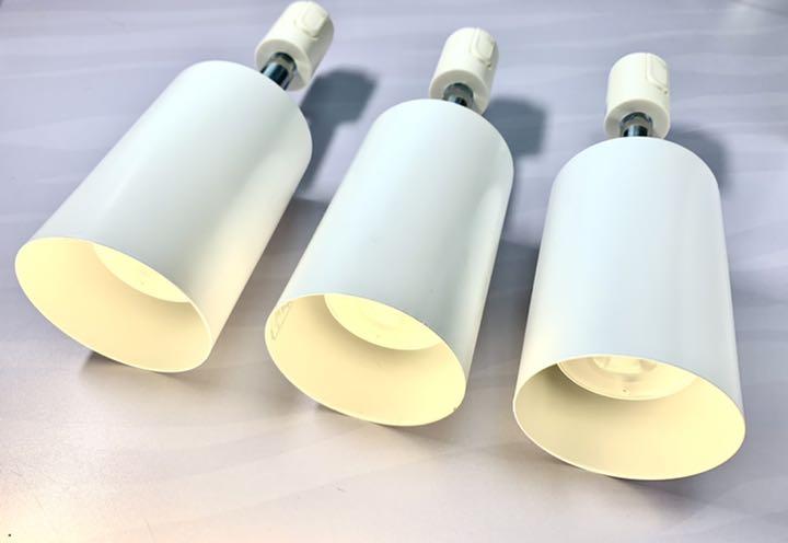 とってもオシャレ！LEDスポットライト3灯セット。メーカＮＥＣ配線ダクト用