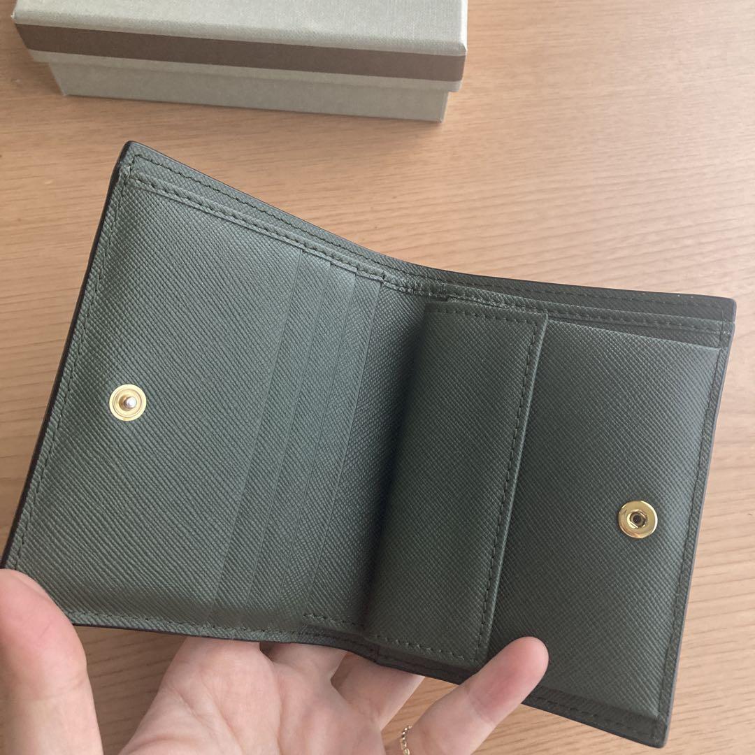 最も  希少】グリーン 美品 MARNI 二つ折り財布 コンパクト財布 金運アップ 小物