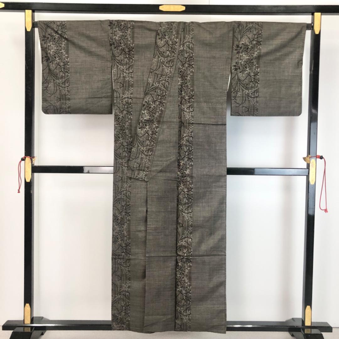 本場大島紬 カタス7マルキ 純泥染 縦柄 草花模様 K-5493 本場大島紬 カタス7マルキ 純泥染 縦柄 草花模様 K-5493