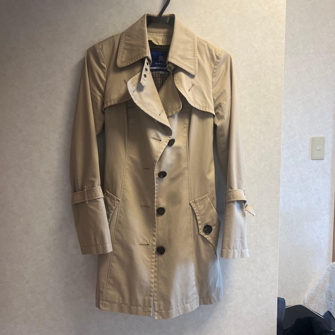 ブルーラベルトレンチコート ショット