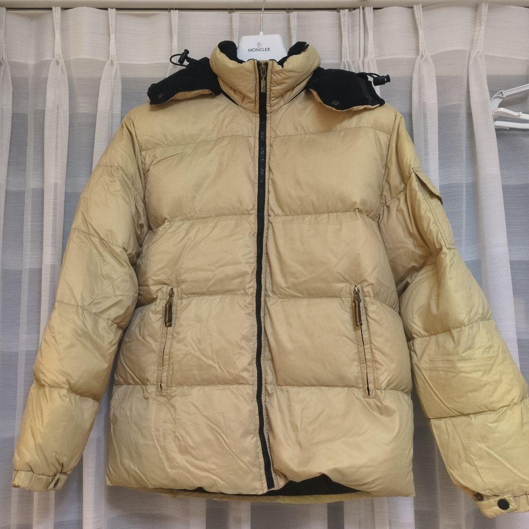 MONCLER ベージュメンズ ダウンジャケット