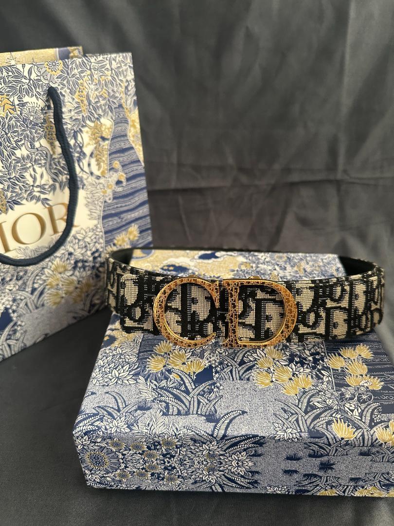 ✅極美品✅ Diorリバーシブルベルトゴールド ロゴ付き