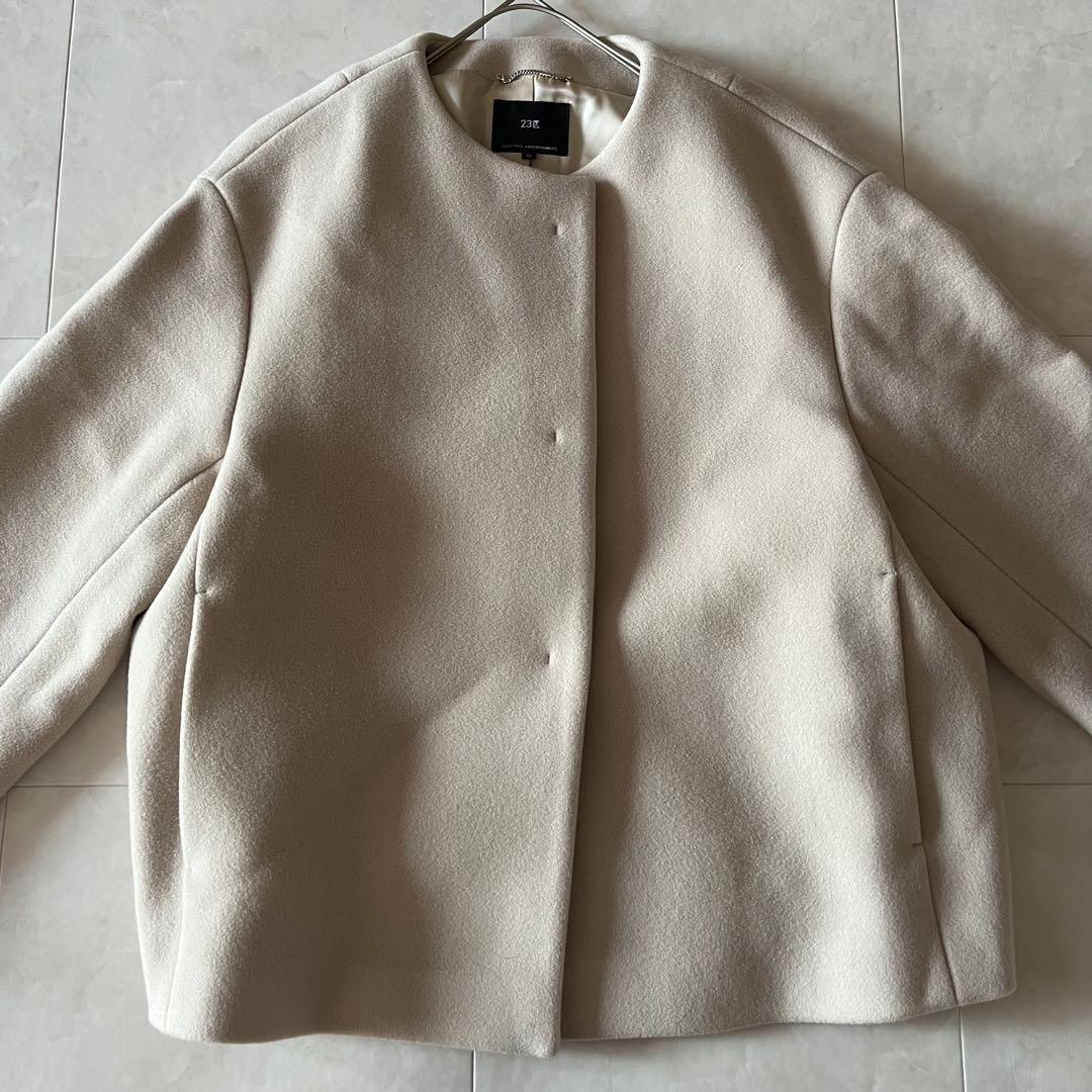 美品 23区 ダブルクロスノーカラーショートコート 大きいサイズ46✨3XL相当 美品 23区 ダブルクロスノーカラーショートコート 大きいサイズ46✨3XL相当