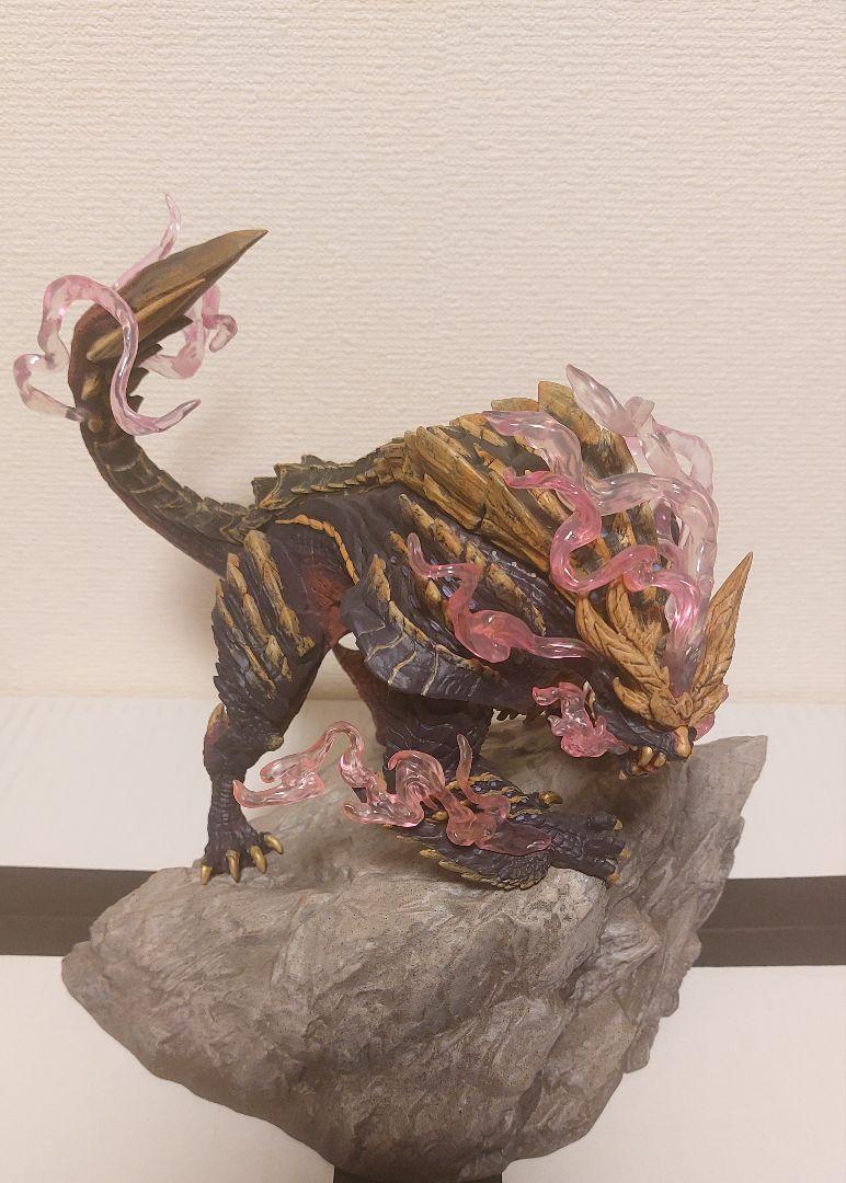 モンスターハンター　フィギュア　マガイマガド　クリエイターズモデル